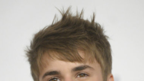 Bieber may sue guests for $5 million if they talk about his parties; guests sign NDA form? [Photo]