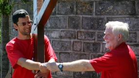 Evangelist to walk 500 miles with 12-foot cross