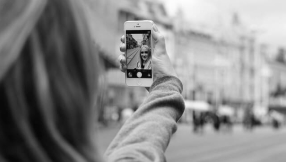 Mastercard allows shoppers to pay using \'selfies\'