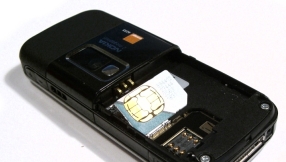 Samsung and Apple in talks to develop e-SIM technology