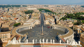 2 Vatican employees arrested, charged with leaking \'confidential documents\'