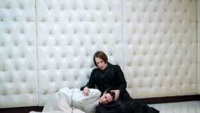 \'Penny Dreadful\' season 3 spoilers: Patti LuPone\'s character hints at Dracula\'s emergence in new season