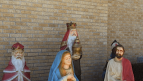 Anonymous donor hides $50,000 under baby Jesus for a children\'s home