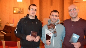 Norwegian church shares gospel with refugees through Google Translate and Bibles