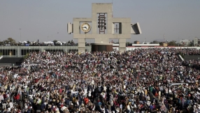 300,000 hear Pope Francis slam Mexico\'s rich and corrupt elite  