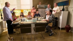 \'Modern Family\' season 8 spoilers: Cam and Mitch throw a full-on Thanksgiving dinner in episode 7