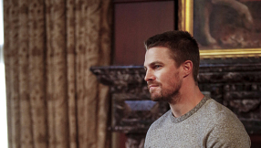 \'Arrow\' season 5 episode 8 spoilers: Supergirl, The Flash arrive in Starling City; Oliver lives new life