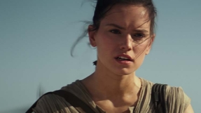 \'Star Wars: Episode 8\' plot rumors: Kylo Ren to pursue Rey to get Skywalker\'s lightsaber back?