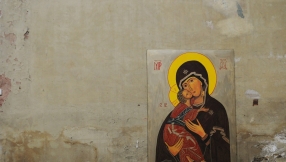 Virgin Mary Painting \'Sheds Tears\'; Believers Say It\'s a Warning Sign of a Catastrophic Event