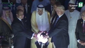 9 top tweets about President Donald Trump and the viral \'glowing orb\'