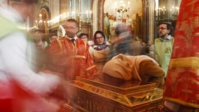 Thousands of Russian Orthodox faithful revere relics of St Nicholas in historic display