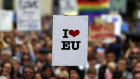 Huge lead for Remain as Britain cools on Brexit 