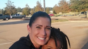 8-year-old girl on a mission to hug cops in every state says this is God's will