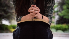 Younger adults more likely to pray regularly amid Coronavirus lockdown