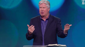 Gateway Church founder Robert Morris charged with child sex abuse