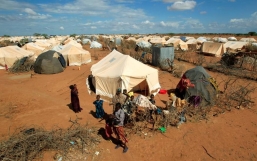 World\'s Largest Refugee Camp Turned Terrorism Breeding Ground Set to Close: \'Like Throwing People Into Fire\'