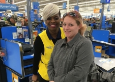 \'God Told Me To Give You $100\': Wal-Mart Cashier Stuns Family By Paying For Their Groceries