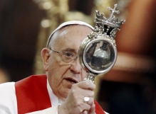 Pope Francis takes on Mafia in Naples speech, urges repentance 