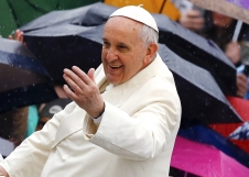 Stop gossiping and start praying for synod, says Pope Francis