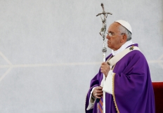 \'The story of salvation is a story of failure...but love wins\' says Pope Francis
