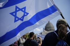 The state of Israel \'has every right\' to exist and prosper, says Pope