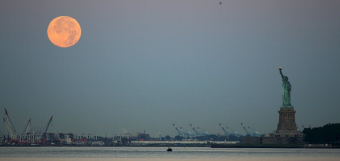 Dreaming of a bright Christmas? Full moon to rise on Dec. 25 for first time this century
