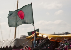 Bangladesh: Mosque bomb attack kills one, wounds dozen