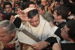 Chilean campaigner alleges sex abuse cover-up, asks Pope to sack bishop