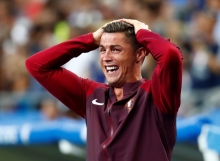 Ronaldo\'s sister compares Euro 2016 injury to Christ\'s suffering on the Cross  