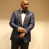 Steve Harvey shares inspirational message to encourage people during tough times: \'Keep your faith in God\'