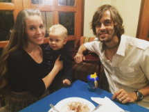Jill Duggar Pregnancy Rumours: Husband Derick Dillard Confirms on Twitter That His Wife Isn\'t Pregnant With 2nd Baby