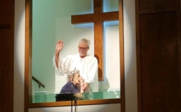 94-Year-Old American Woman Gets Baptised: \'It\'s Never Too Late to Become a Christian\'